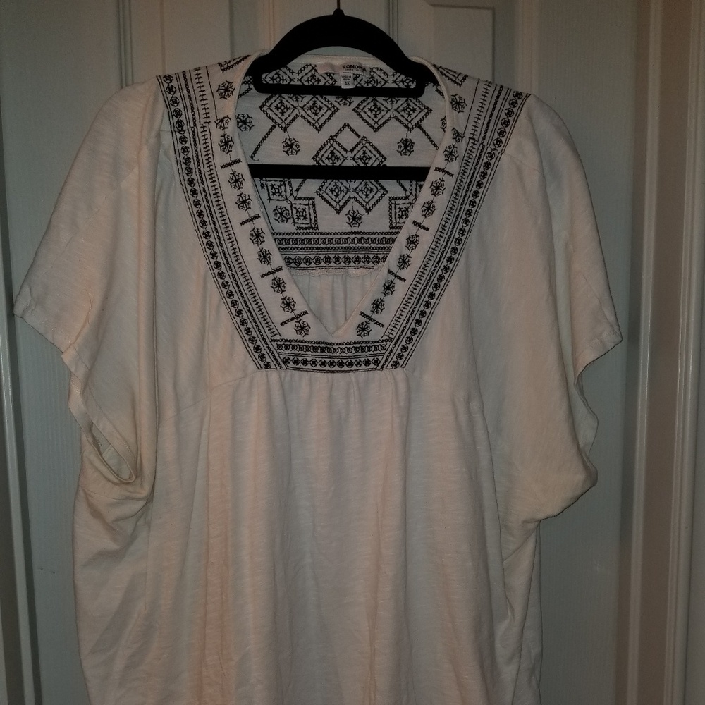 Sonoma embroidered t-shirt